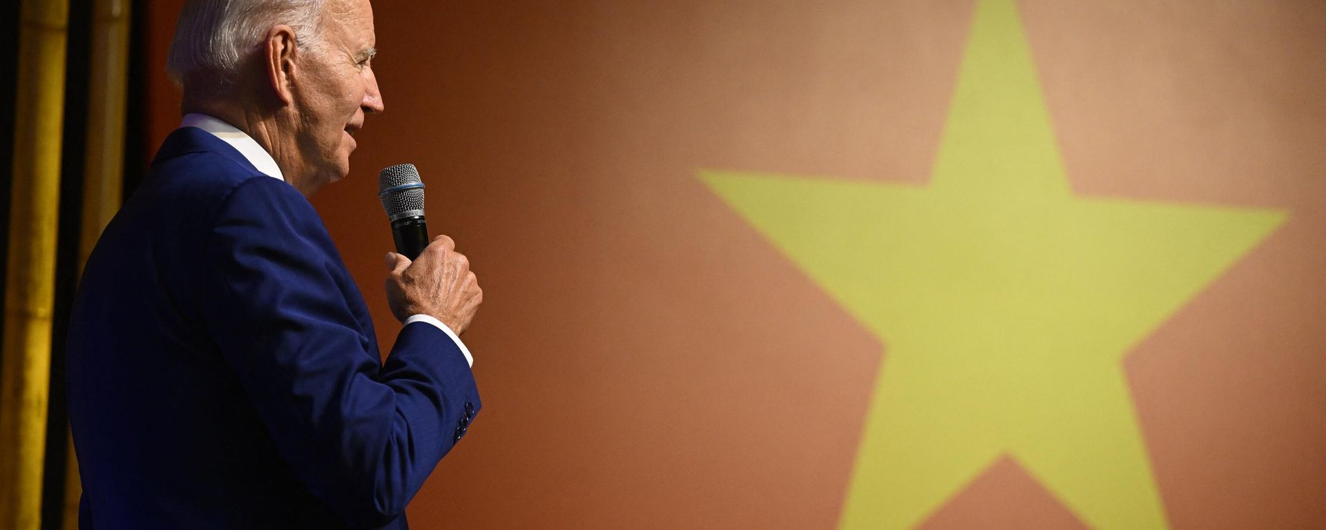 US President Joe Biden holds a press conference in Hanoi on September 10, 2023, on the first day of a visit in Vietnam.  - Sputnik International, 1920, 10.09.2023