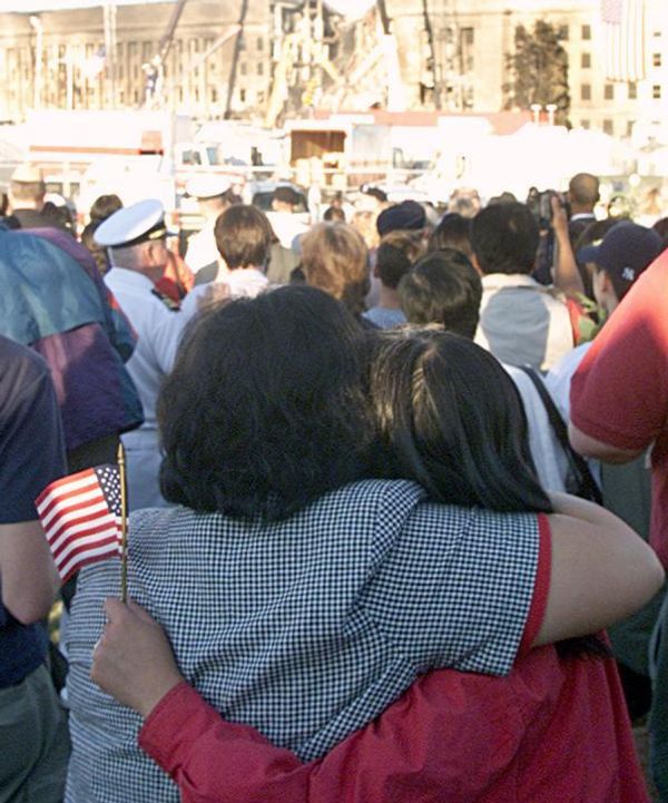 As rescue and recovery operations continued, family members gathered at the Pentagon building. - Sputnik International