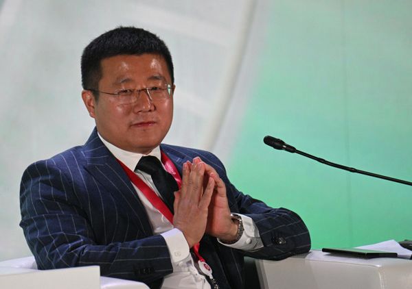 Panel Discussion "Chinese Business in Russia: Prospects for Further Growth" Huang Guoliang, CEO, Huaxun Group Ru LLC. - Sputnik International