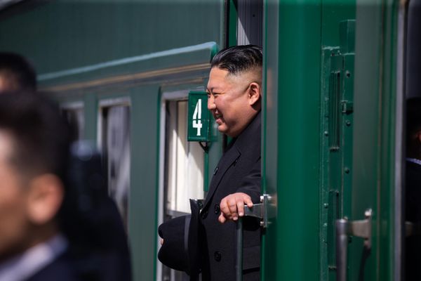 Chairman of the State Council of the Democratic People's Republic of Korea Kim Jong-un at Vladivostok train station. - Sputnik International