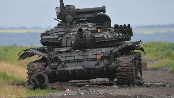 Demolished Ukrainian tank - Sputnik International