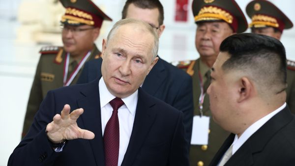 Vladimir Putin and Kim Jong Un at Vostochny Cosmodrome - Sputnik International