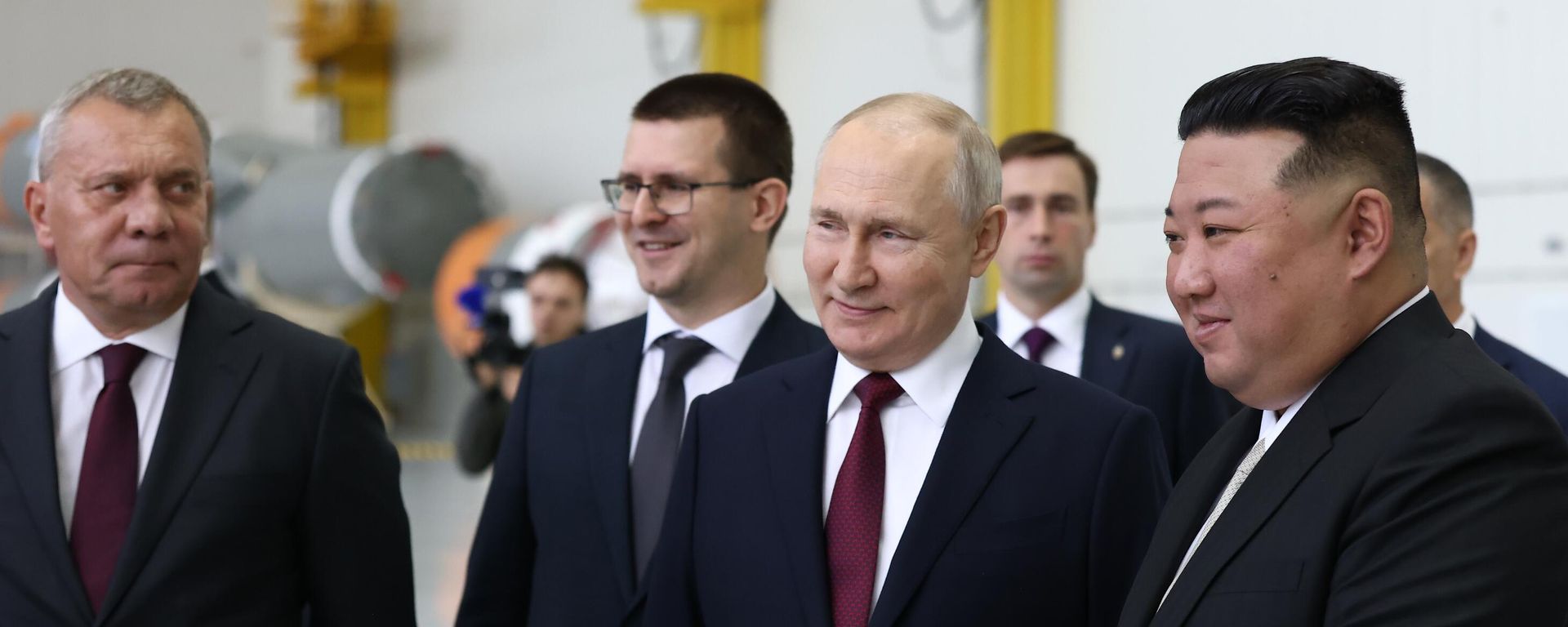Vladimir Putin and Kim Jong Un at Vostochny Cosmodrome Vladimir Putin and Kim Jong Un at Vostochny Cosmodrome - Sputnik International, 1920, 13.09.2023