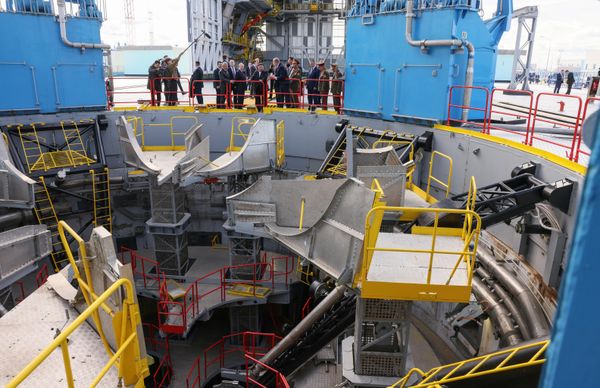 The two leaders explore the awe-inspiring facilities of the Vostochny Cosmodrome, September 13, 2023. - Sputnik International