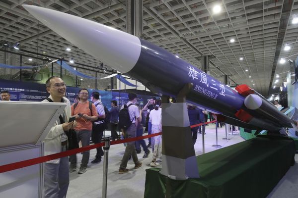 Visitors examine the Hsiung Feng III Super Sonic Anti-ship Missile at the TADTE, Taipei, Taiwan, September 14, 2023. - Sputnik International