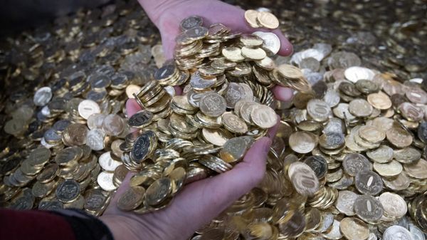 Ten-ruble coins at the packaging line of the Moscow Mint. - Sputnik International