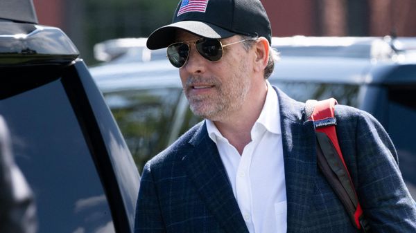 Hunter Biden, son of US President Joe Biden, walks to a waiting SUV after arriving at Fort McNair in Washington, DC, July 4, 2023.  - Sputnik International