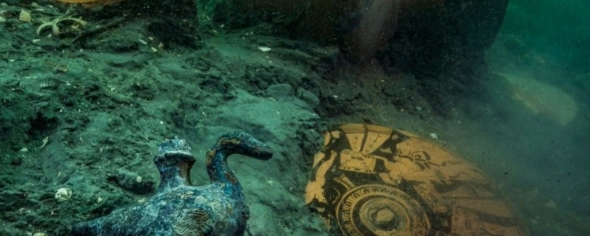 The European Institute for Underwater Archaeology has announced the discovery of several ancient Egyptian and Greek artifacts at a site underneath the Mediterranean Sea. The European Institute for Underwater Archaeology has announced the discovery of several ancient Egyptian and Greek artifacts at a site underneath the Mediterranean Sea. - Sputnik International, 1920, 21.09.2023
