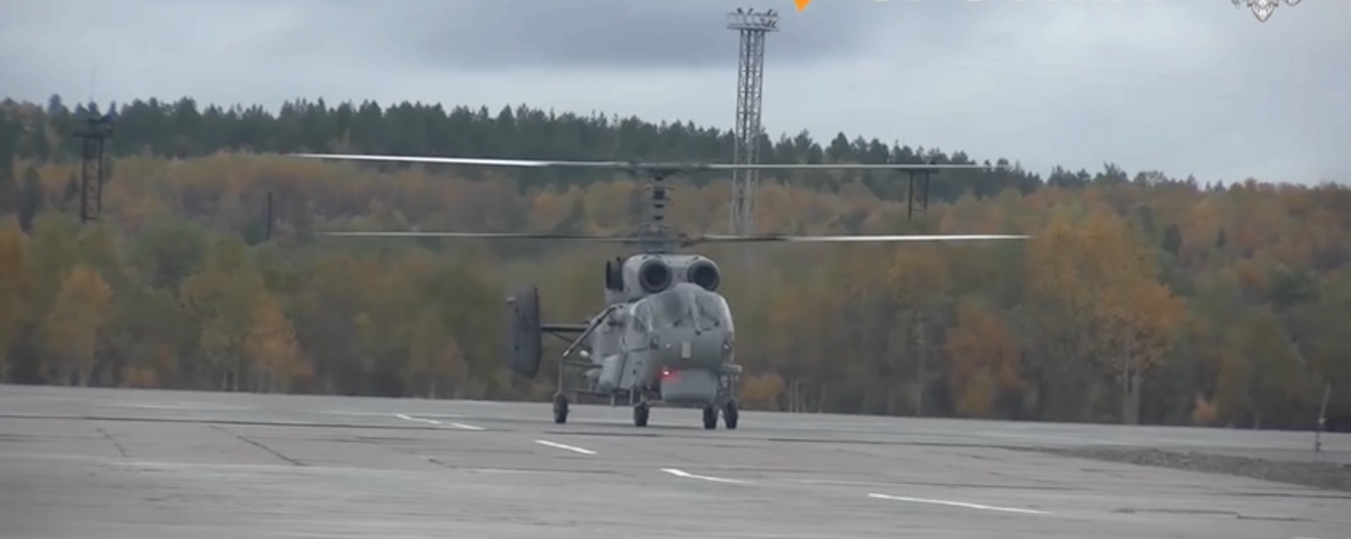 Helicopter pilots practice interaction with naval forces in the Barents Sea. - Sputnik International, 1920, 21.09.2023