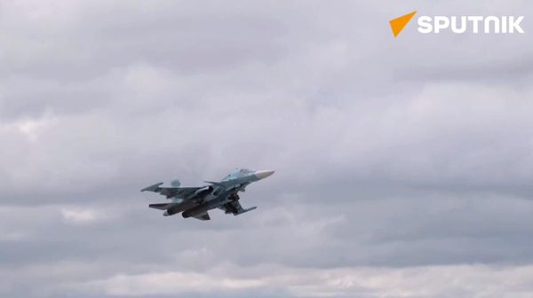 Russian Su-34s hit Ukrainian command and observation posts, armored vehicles and drone control points with guided munitions in Krasny Liman direction - Sputnik International