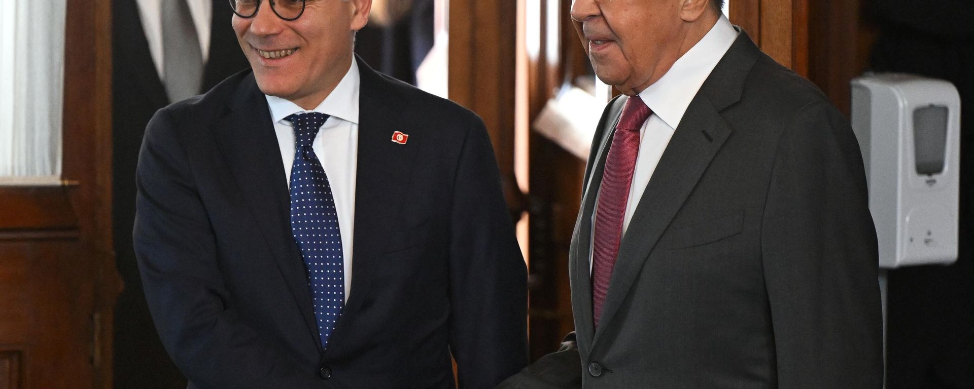Tunisian Foreign Minister Nabil Ammar and Russian Foreign Minister Sergey Lavrov Tunisian Foreign Minister Nabil Ammar and Russian Foreign Minister Sergey Lavrov - Sputnik International, 1920, 26.09.2023