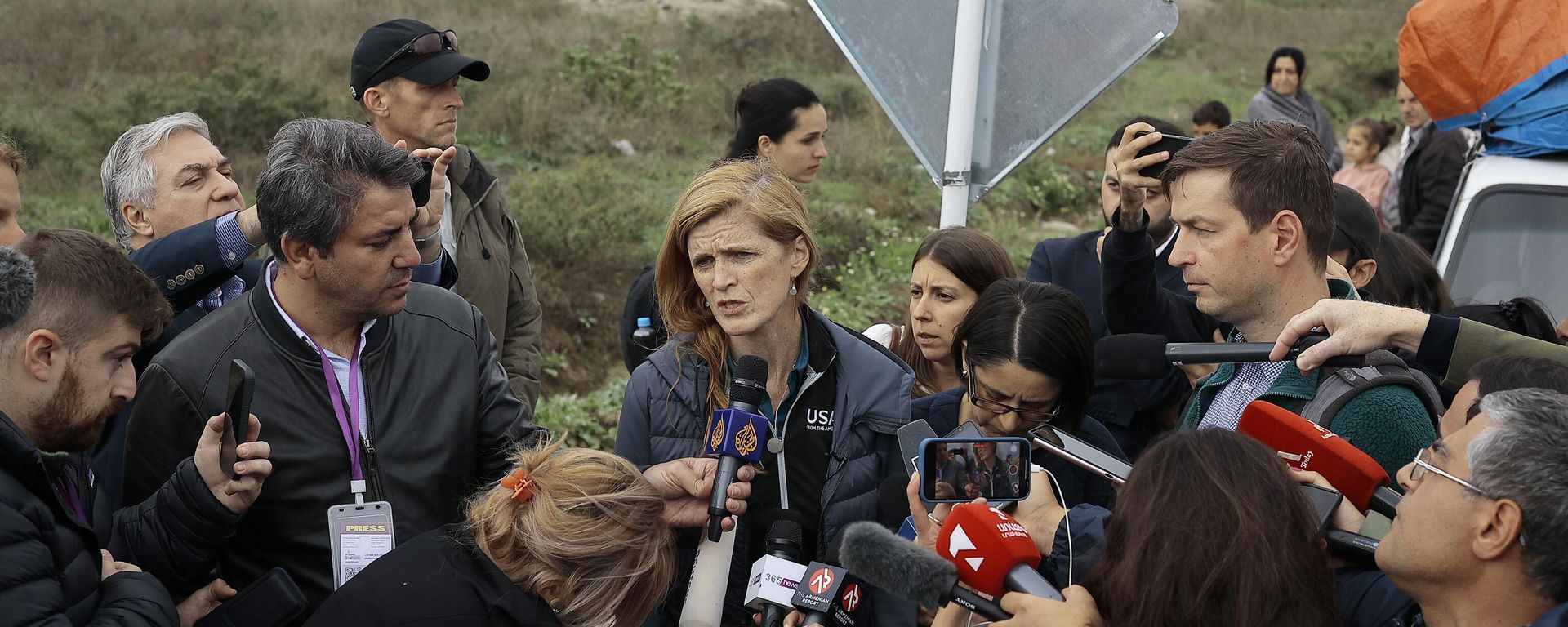 U.S. Agency for International Development Administrator Samantha Power, center, speaks to journalists in Kornidzor, Syunik region, Armenia, Tuesday, Sept. 26, 2023. U.S. Agency for International Development Administrator Samantha Power, center, speaks to journalists in Kornidzor, Syunik region, Armenia, Tuesday, Sept. 26, 2023. - Sputnik International, 1920, 26.09.2023