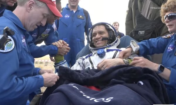 NASA astronaut Frank Rubio is attended to by the NASA team shortly after the landing of the Russian Soyuz MS-23 space capsule. - Sputnik International
