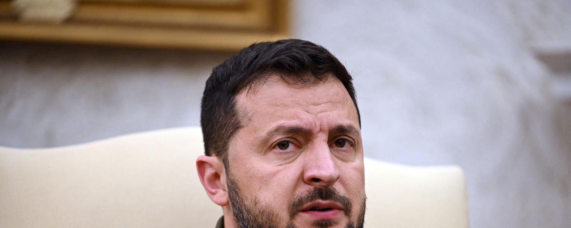 Ukrainian President Volodymyr Zelensky listens during a meeting with US President Joe Biden in the Oval Office of the White House in Washington, DC, on September 21, 2023.  - Sputnik International, 1920, 01.10.2023