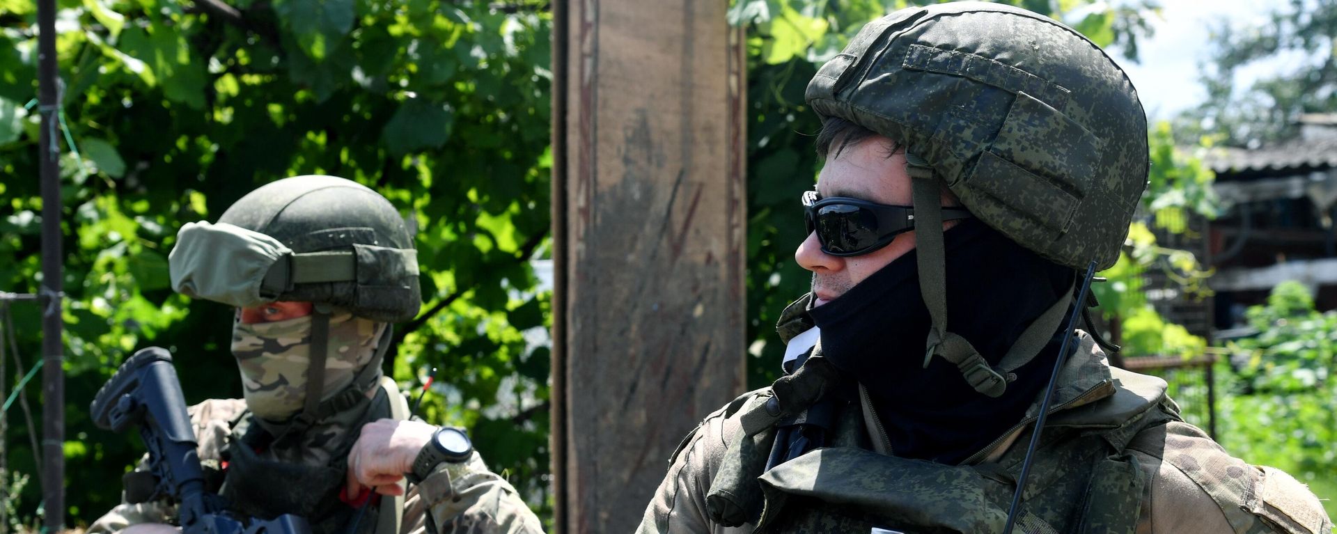 Russian servicemen from the reconnaissance unit of the 1st Guards Tank Army of the Zapad Group of Forces stand at a position in the course of Russia's military operation Russian servicemen from the reconnaissance unit of the 1st Guards Tank Army of the Zapad Group of Forces stand at a position in the course of Russia's military operation - Sputnik International, 1920, 14.12.2023
