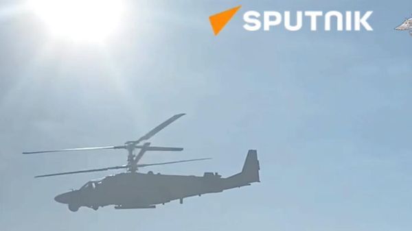 Russia’s crews of Su-25SM attack aircraft and Ka-52 attack and reconnaissance helicopters continue to launch strikes at Ukrainian positions - Sputnik International