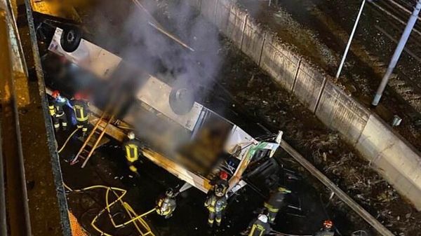 The bus, crushed near Venice. - Sputnik International