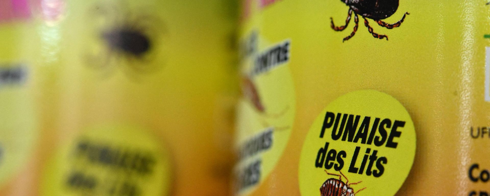 This photograph taken on October 3, 2023 shows a product used to eradicate bedbugs at the Hygiene Premium, pest control shop in Paris. The French government said on September 29, 2023 that it was launching a concerted effort to fight bedbugs that have appeared in numbers in public transport, cinemas and hospitals. The blood-sucking insects have been spotted in the Paris metro, high-speed trains and at Paris's Charles-de-Gaulle Airport, with disgusted travellers posting videos on social media. - Sputnik International, 1920, 04.10.2023
