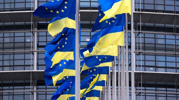 A picture taken on February 24, 2023 shows European Union's and Ukrainian flags fluttering outside the European Parliament in Strasbourg, eastern France. A picture taken on February 24, 2023 shows European Union's and Ukrainian flags fluttering outside the European Parliament in Strasbourg, eastern France. - Sputnik International