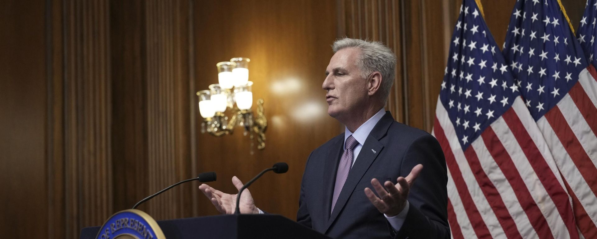 Rep. Kevin McCarthy, R-Calif., speaks to reporters hours after he was ousted as Speaker of the House - Sputnik International, 1920, 04.10.2023
