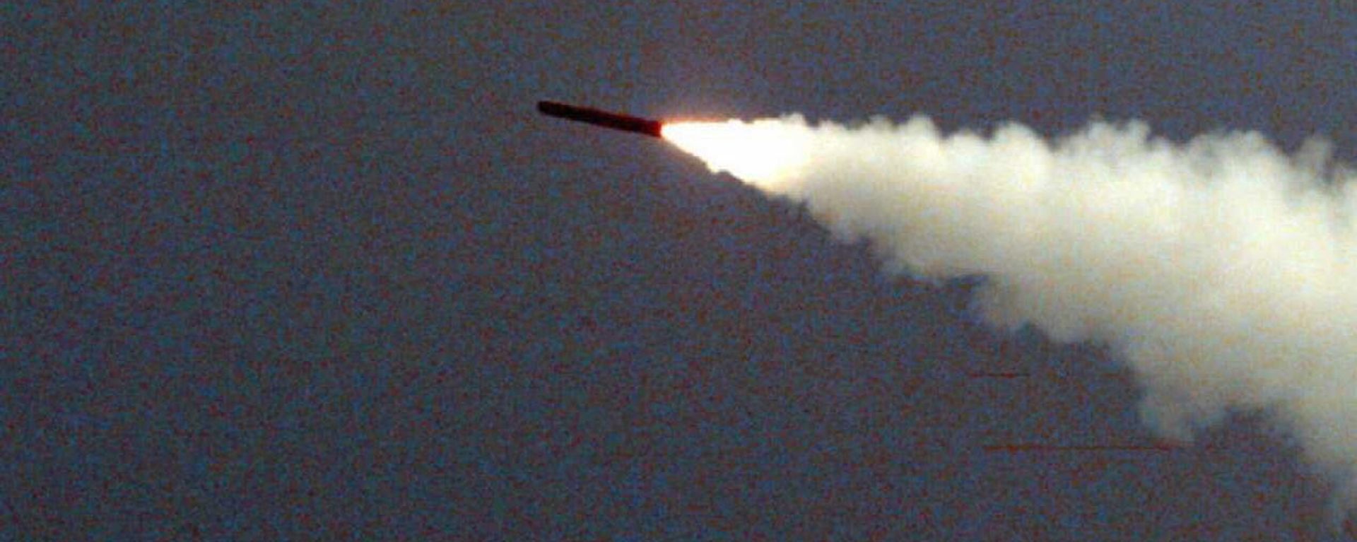 A Tomahawk Cruise missile launched from the US Navy's Arliegh Burke Class Destroyer USS LaBoon (DDG 58). A Tomahawk Cruise missile launched from the US Navy's Arliegh Burke Class Destroyer USS LaBoon (DDG 58). - Sputnik International, 1920, 05.10.2023
