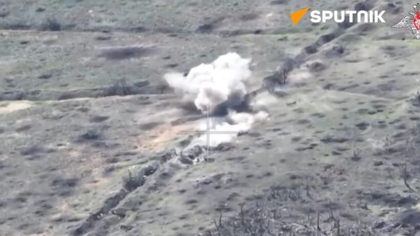 Russia’s Southern Military District artillery crews hit positions of the 10th Mountain Assault Brigade near Spornoye in the Donetsk region - Sputnik International