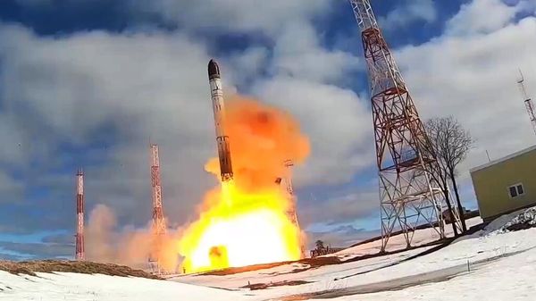 Sarmat ICBM Launch - Sputnik International
