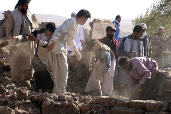 Powerful earthquakes killed at least 2,000 people in western Afghanistan, a Taliban government spokesman said Sunday. It's one of the deadliest earthquakes to strike the country in two decades. - Sputnik International