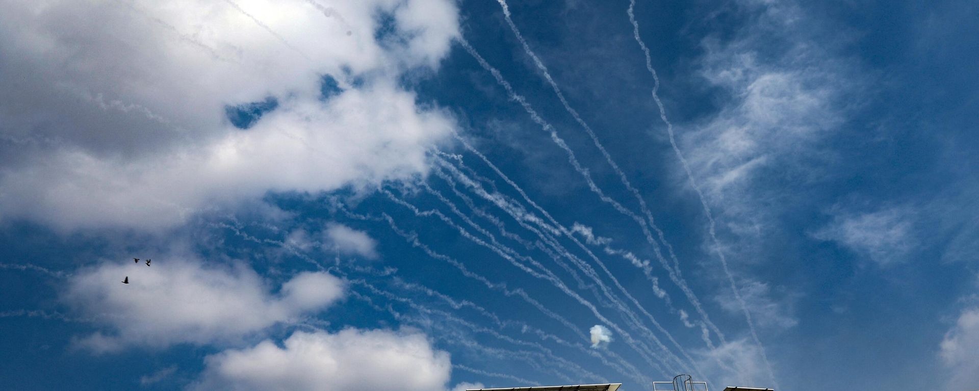 Rockets fired by Palestinian militants in the Gaza Strip iare intercepted by Israel's Iron Dome defence missile system over Sderot on October 8, 2023. Rockets fired by Palestinian militants in the Gaza Strip iare intercepted by Israel's Iron Dome defence missile system over Sderot on October 8, 2023. - Sputnik International, 1920, 08.10.2023