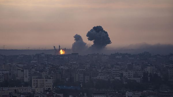 Smoke rises after the Israeli air strike in the Gaza Strip Smoke rises after the Israeli air strike in the Gaza Strip - Sputnik International
