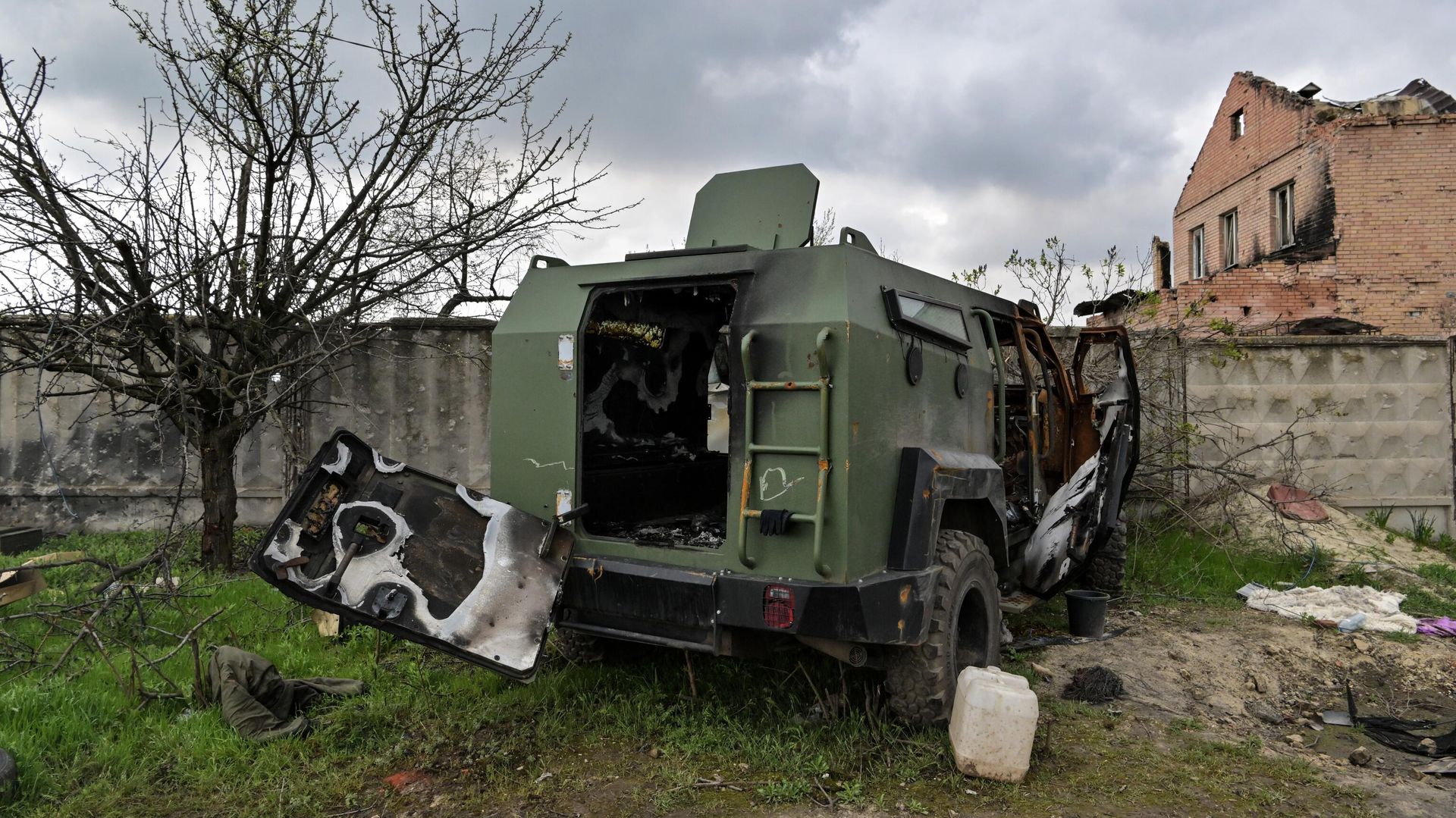 Destroyed Canadian Roshel Senator armored vehicle of the Ukrainian Armed Forces is seen in Artemovsk (Bakhmut) as Russia's military operation in Ukraine continues, Donetsk People's Republic, Russia - Sputnik International, 1920, 21.10.2023