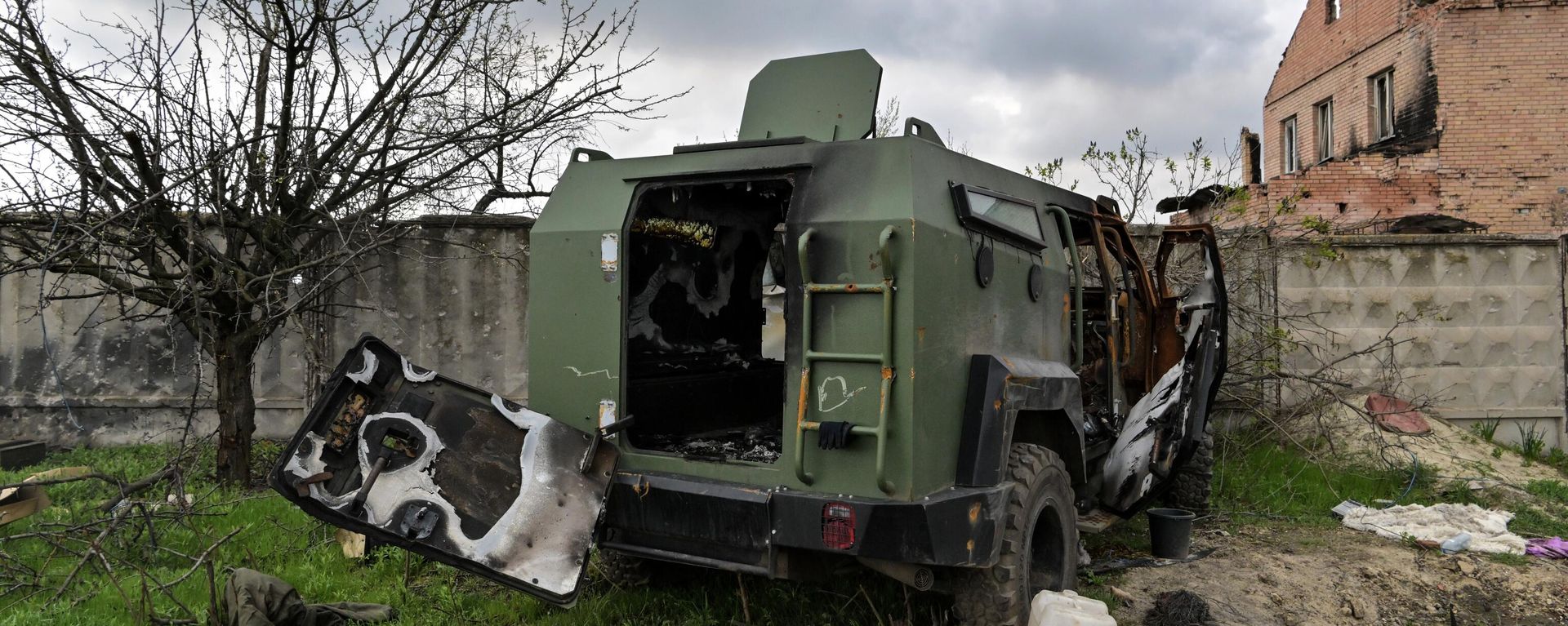 Destroyed Canadian Roshel Senator armored vehicle of the Ukrainian Armed Forces is seen in Artemovsk (Bakhmut) as Russia's military operation in Ukraine continues, Donetsk People's Republic, Russia - Sputnik International, 1920, 07.12.2023