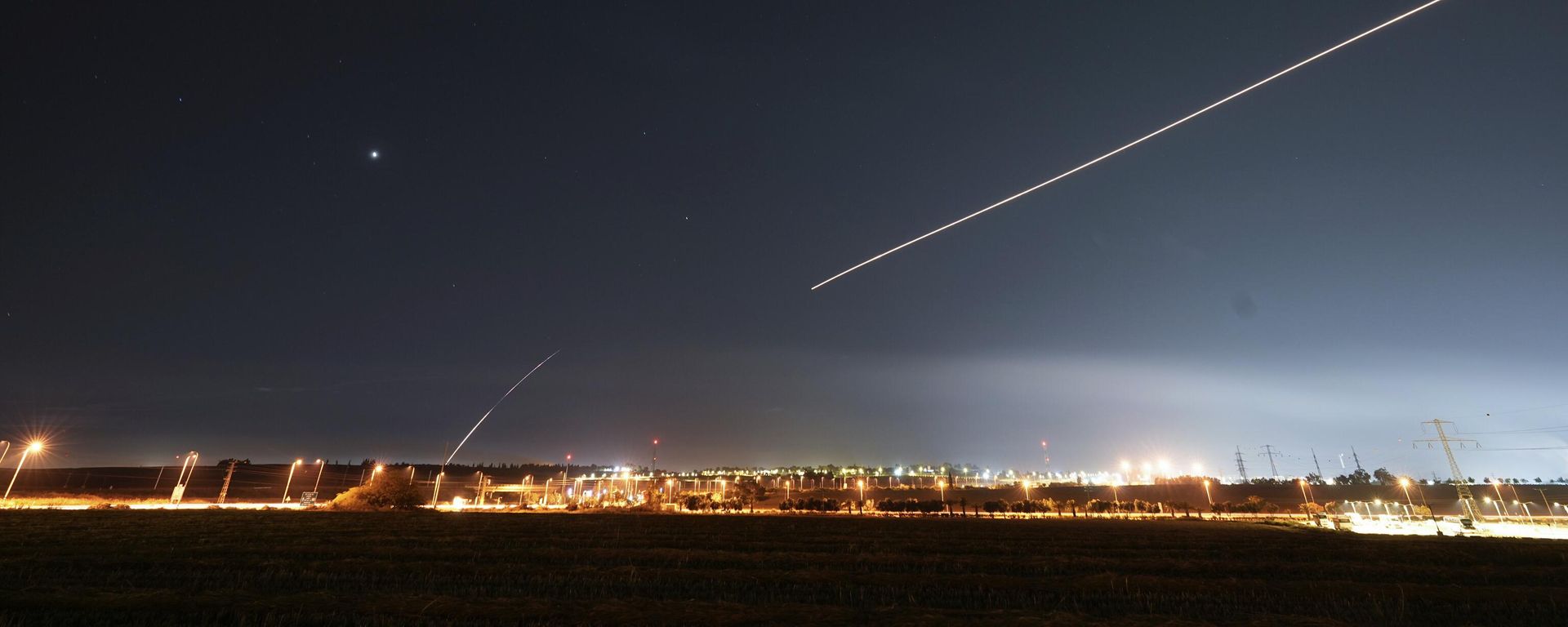 Israel's Iron Dome anti-missile system fires to intercept a rocket launched from the Gaza Strip towards Israel, near Sderot Israel's Iron Dome anti-missile system fires to intercept a rocket launched from the Gaza Strip towards Israel, near Sderot - Sputnik International, 1920, 15.10.2023