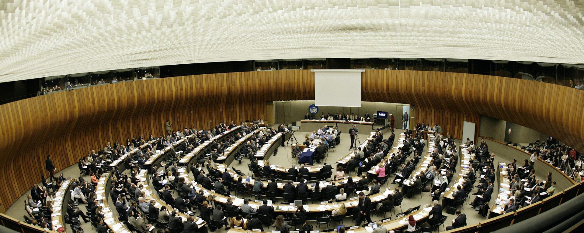 A general view of the assembly hall during the 6th United Nations Human Rights Council at the European headquarters of the U.N. in Geneva, Switzerland, Monday, Sept. 10, 2007. The Human Rights Council opened a three-week session Monday. - Sputnik International, 1920, 27.03.2026