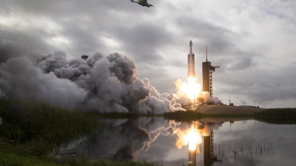 A SpaceX Falcon Heavy rocket with the Psyche spacecraft onboard is launched from Launch Complex 39A, Friday, Oct. 13, 2023, at NASA's Kennedy Space Center in Cape Canaveral, Fla. NASA's Psyche spacecraft will travel to a metal-rich asteroid by the same name orbiting the Sun between Mars and Jupiter to study it's composition. The spacecraft also carries the agency's Deep Space Optical Communications technology demonstration, which will test laser communications beyond the Moon. - Sputnik International