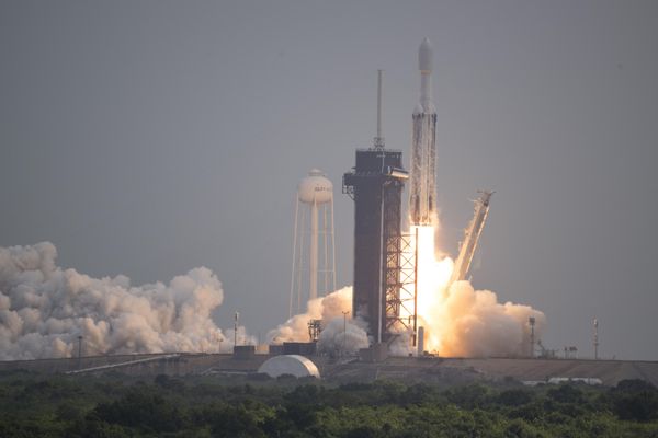 A SpaceX Falcon Heavy rocket lifts off from Launch Pad 39A at the Kennedy Space Center in Cape Canaveral, Fla., Friday, Oct. 13, 2023. The spacecraft will travel to the metallic asteroid Psyche, where it will enter orbit in 2029 and be the first spacecraft to explore a metal-rich asteroid. A SpaceX Falcon Heavy rocket lifts off from Launch Pad 39A at the Kennedy Space Center in Cape Canaveral, Fla., Friday, Oct. 13, 2023. The spacecraft will travel to the metallic asteroid Psyche, where it will enter orbit in 2029 and be the first spacecraft to explore a metal-rich asteroid. - Sputnik International
