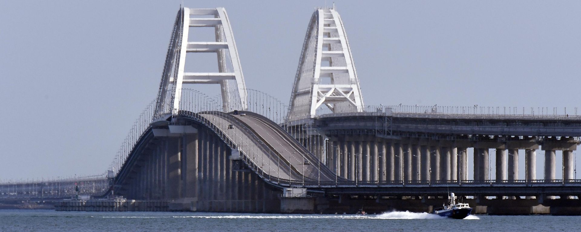 Left side of the Crimean Bridge opened for traffic - Sputnik International, 1920, 01.03.2024