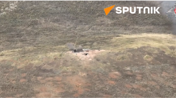 Russian artillery destroys Ukrainian strongholds - Sputnik International