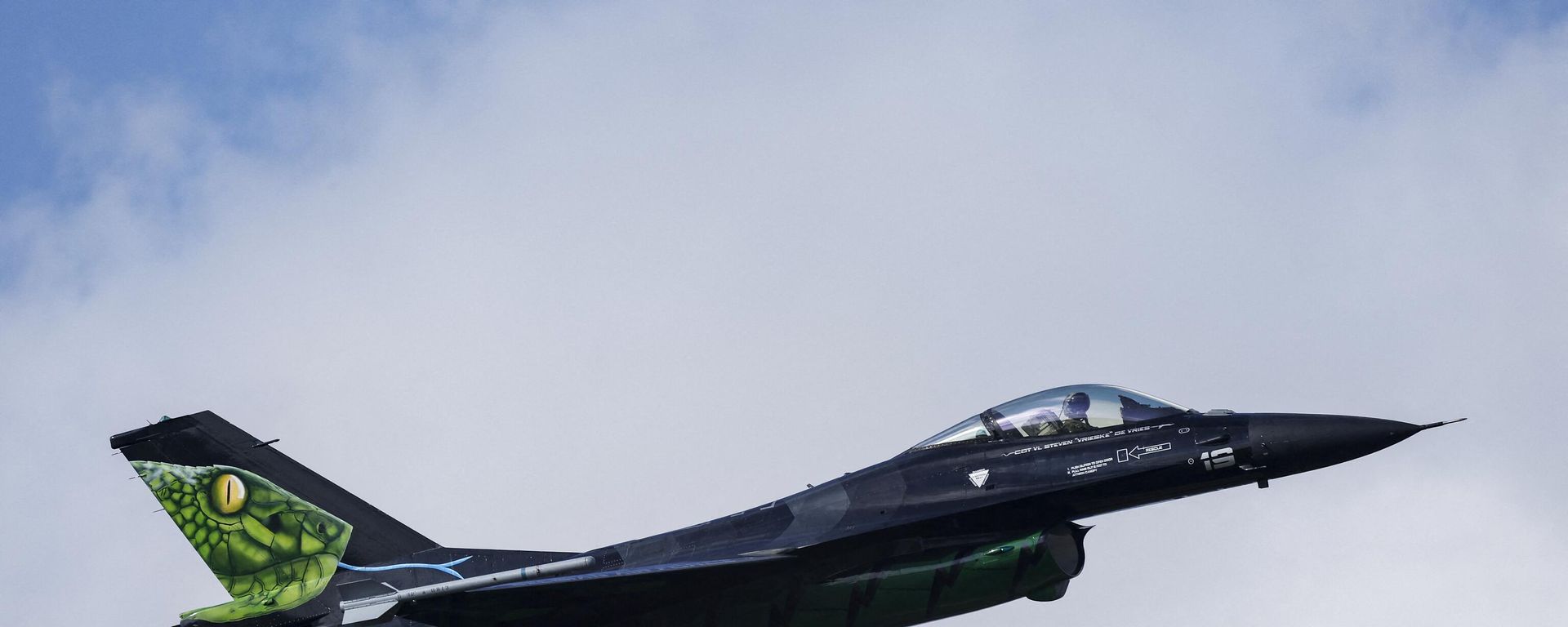 A Belgian F-16 jet fighter takes part in the NATO Air Nuclear drill Steadfast Noon (its regular nuclear deterrence exercise) at the Kleine-Brogel air base in Belgium on October 18, 2022. A Belgian F-16 jet fighter takes part in the NATO Air Nuclear drill Steadfast Noon (its regular nuclear deterrence exercise) at the Kleine-Brogel air base in Belgium on October 18, 2022. - Sputnik International, 1920, 16.10.2023
