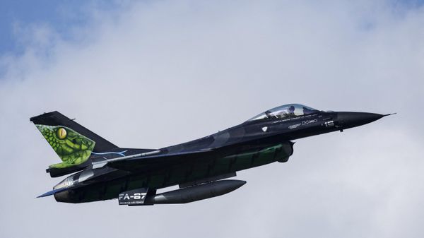 A Belgian F-16 jet fighter takes part in the NATO Air Nuclear drill Steadfast Noon (its regular nuclear deterrence exercise) at the Kleine-Brogel air base in Belgium on October 18, 2022. - Sputnik International