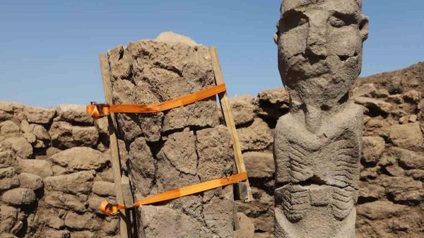Humanoid sculpture found at Karahan Tepe in 2023. - Sputnik International