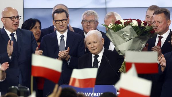 Polish Deputy Prime Minister and leader of the Law and Justice party (PiS) party, Jaroslaw Kaczynski (C) and Polish Prime Minister Mateusz Morawiecki (3L) of the Law and Justice party at the party's headquarters in Warsaw, Poland on October 15, 2023 - Sputnik International