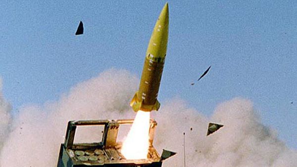 This undated US Army file image obtained 16 November, 2003, shows a Multiple Launch Rocket System (MLRS) firing a long-range Army Tactical Missile System (ATACMS) Block 1 guided missile. - Sputnik International
