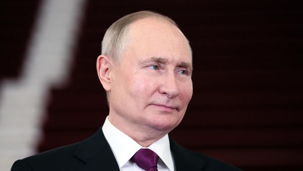 Russian President Vladimir Putin attends a welcoming ceremony for heads of delegations participating in the 3rd Belt and Road Forum for International Cooperation, at the Great Hall of the People in Beijing, China. - Sputnik International