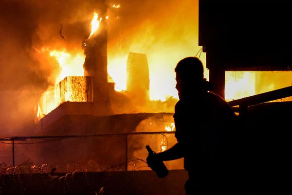 Protesters clash with Lebanese security forces on October 18, 2023, outside the US Embassy during a demonstration of solidarity with the people of Gaza in Awkar, East of Beirut, after the hospital attack in the Gaza Strip.  - Sputnik International