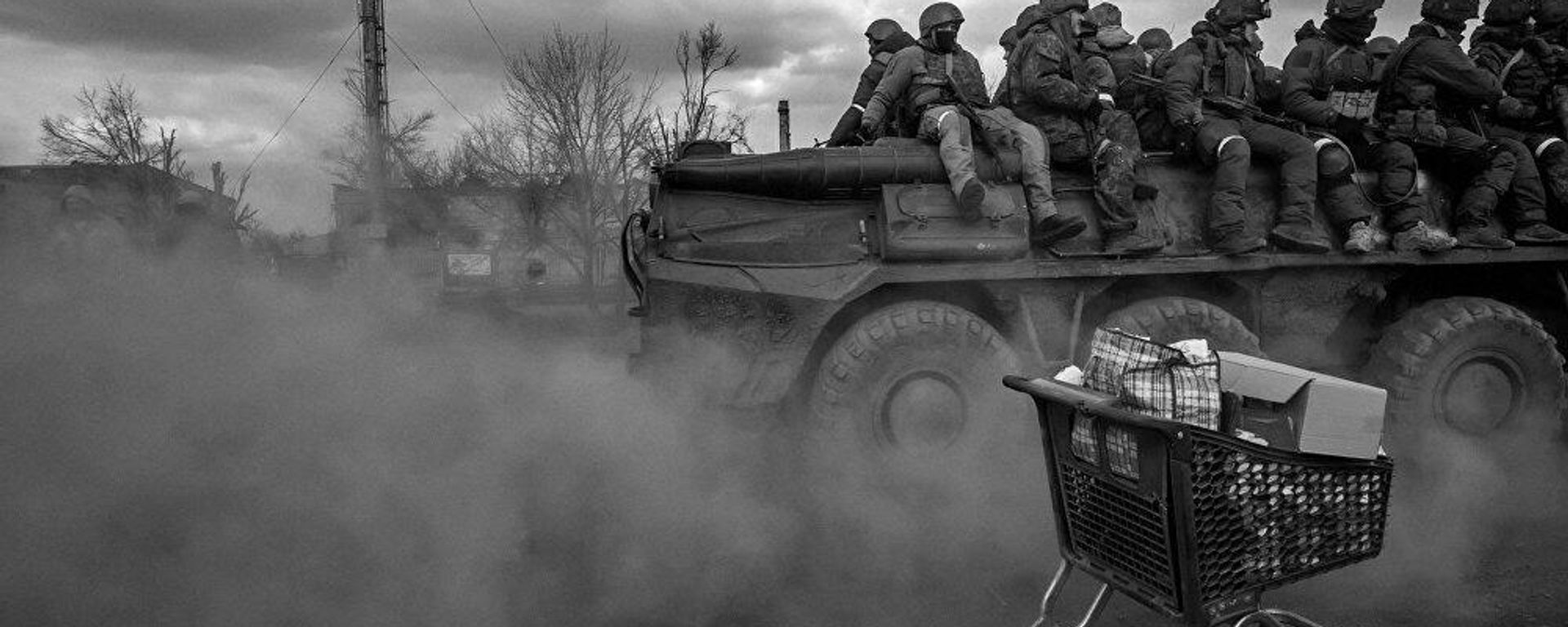 Russian soldiers in Mariupol by Alexei Orlov Russian soldiers in Mariupol by Alexei Orlov - Sputnik International, 1920, 19.10.2023