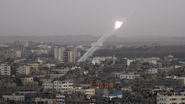 Rockets lunched by Palestinian militants towards Israel make their way from the northern Gaza Strip - Sputnik International
