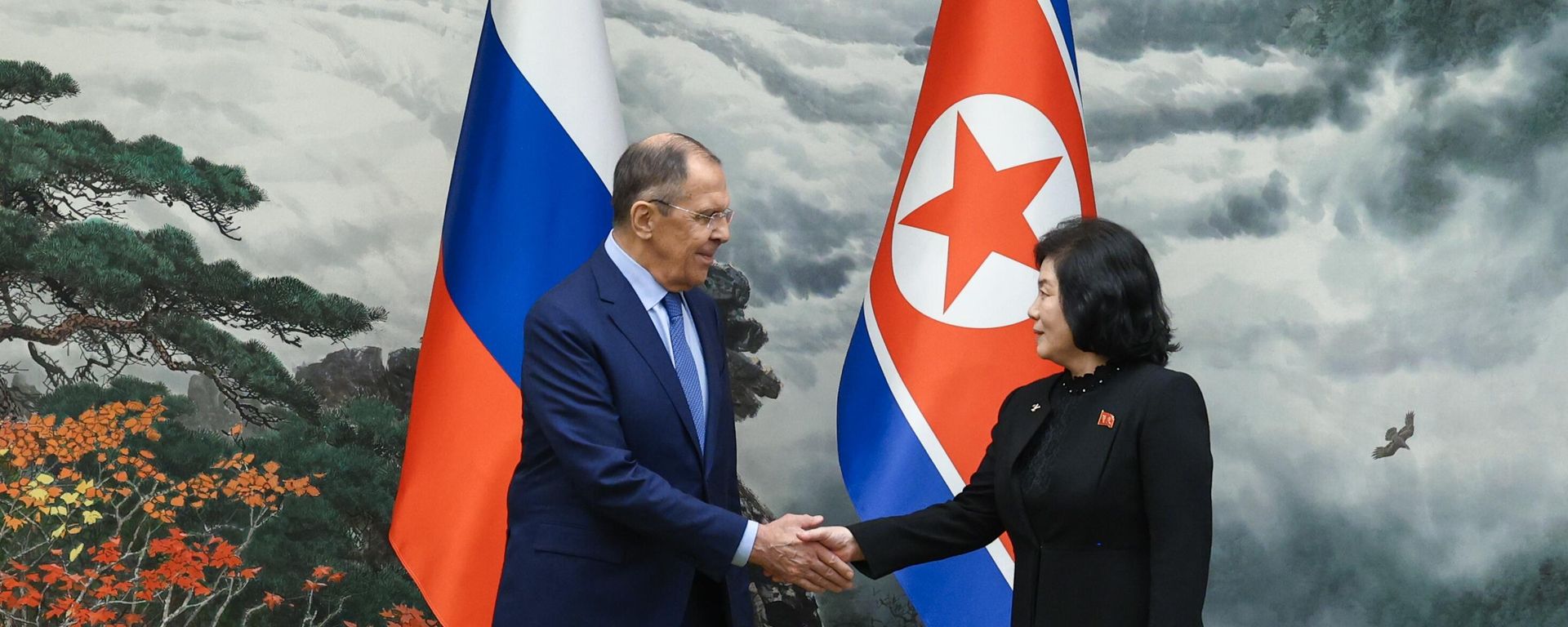 Russian Foreign Minister Sergei Lavrov and his North Korean counterpart Coe Son-hui during Lavrov's two-day visit to Pyongyang, October 19, 2023. Russian Foreign Minister Sergei Lavrov and his North Korean counterpart Coe Son-hui during Lavrov's two-day visit to Pyongyang, October 19, 2023. - Sputnik International, 1920, 20.10.2023