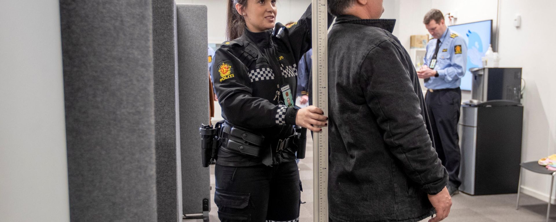 A photo taken on March 22, 2022 shows a Ukrainian refugee getting registered at the National Reception Center with the Norwegian police in Rade, Viken County, Norway, where the Norwegian Directorate of Immigration (UDI) and several official actors try to take care of the many arrivals from Ukraine.  - Sputnik International, 1920, 20.10.2023