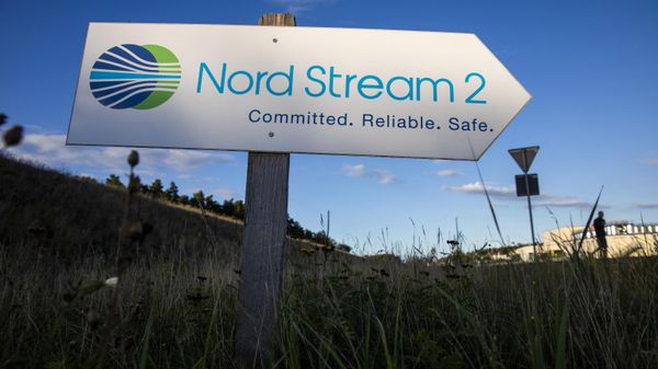 A road sign directs traffic towards the Nord Stream 2 gas line landfall facility entrance in Lubmin, north eastern Germany, on September 7, 2020. - Sputnik International